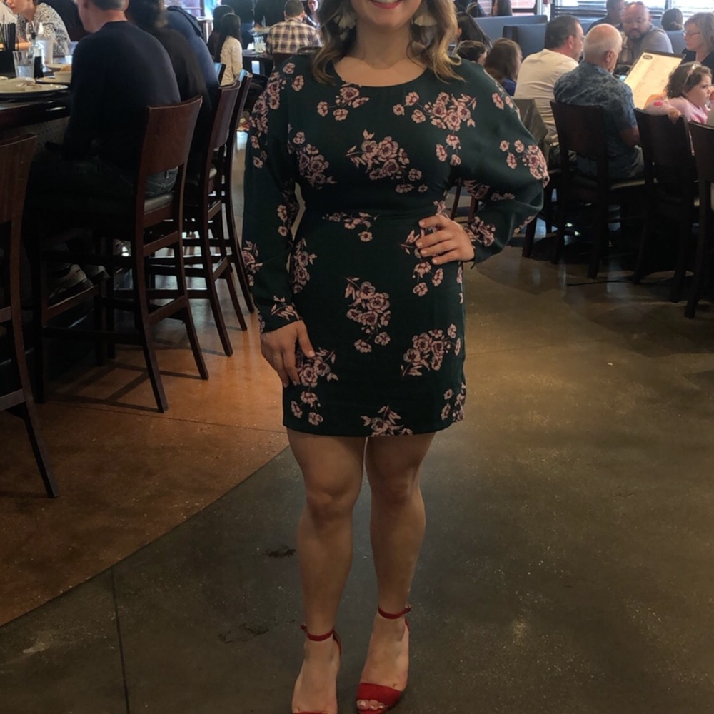 Long sleeve dress only worn once